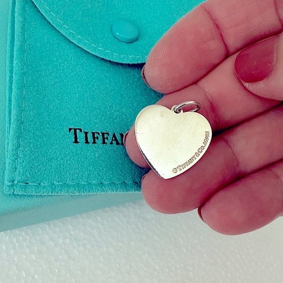 🩵Vintage Tiffany & Co. LOVE Heart - Beaded Edge Milgrain Pendant - FINAL PRICE - Picture 4 of 13